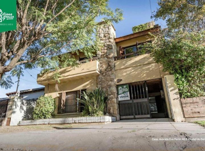 Casa · 188m² · 4 Ambientes · 1 Cochera
