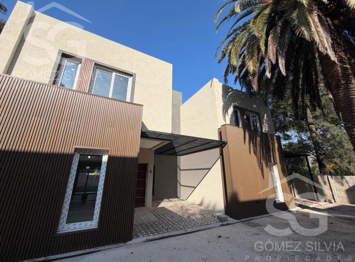 Casa · 134m² · 4 Ambientes · 2 Cocheras