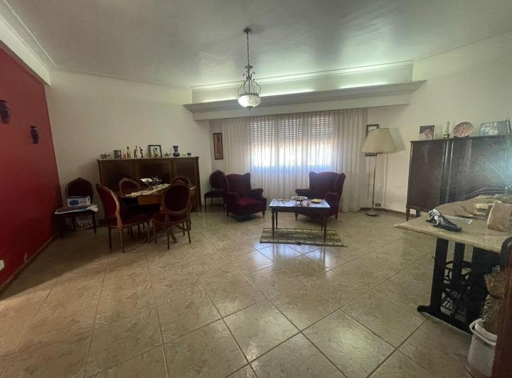 Casa · 240m² · 4 Ambientes · 2 Cocheras