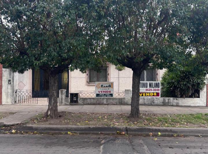 Casa · 80m² · 4 Ambientes · 1 Cochera
