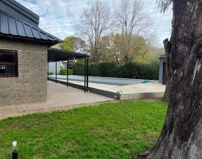 Casa · 250m² · 5 Ambientes · 2 Cocheras