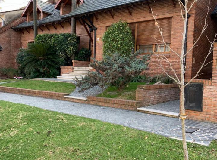 Casa · 500m² · 7 Ambientes · 1 Cochera