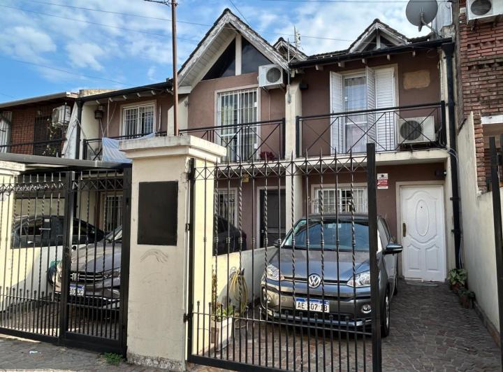 Casa · 85m² · 4 Ambientes · 1 Cochera