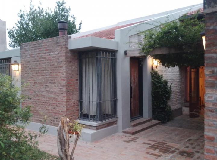 Casa · 110m² · 4 Ambientes · 2 Cocheras