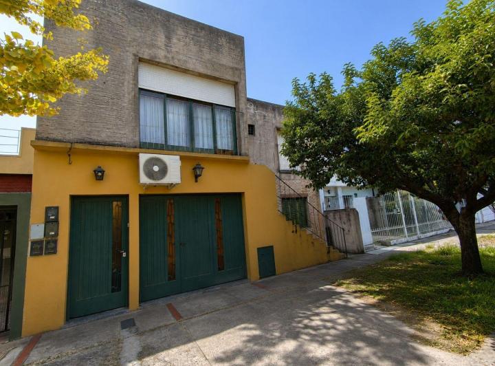 Casa · 300m² · 9 Ambientes