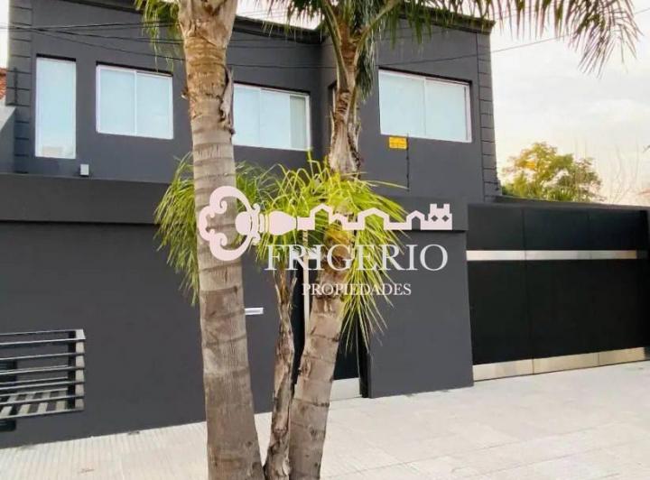 Casa · 280m² · 5 Ambientes · 1 Cochera