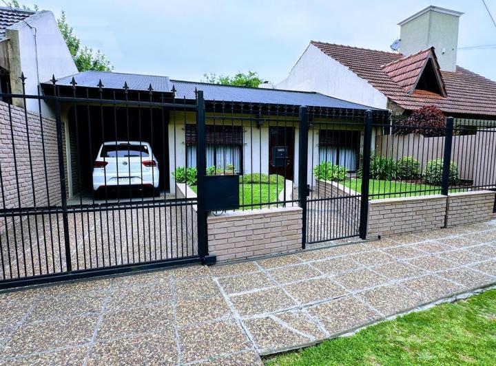 Casa · 140m² · 3 Ambientes · 1 Cochera