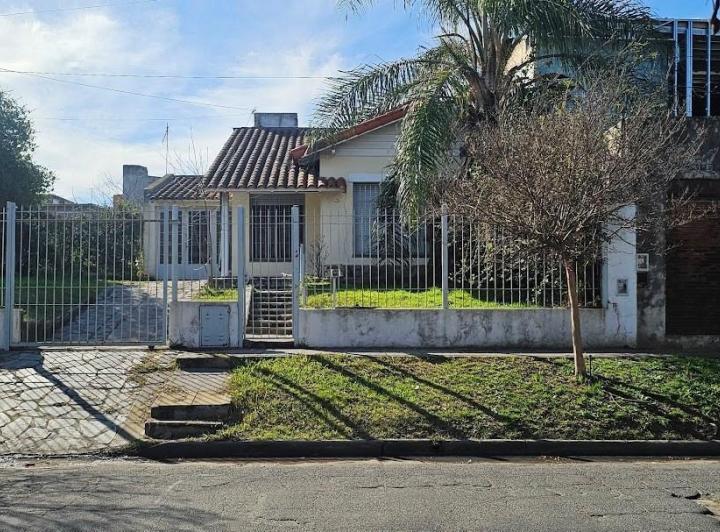 Casa · 115m² · 3 Ambientes · 2 Cocheras