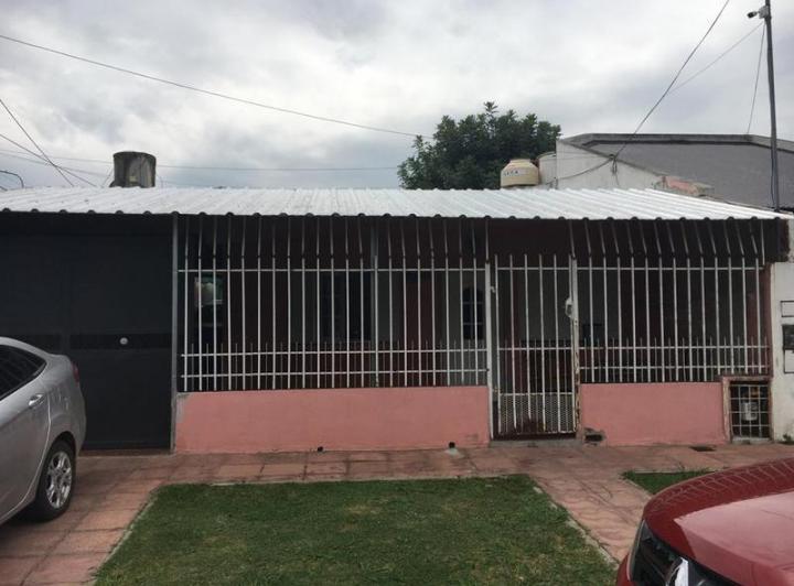 Casa · 160m² · 5 Ambientes · 2 Cocheras