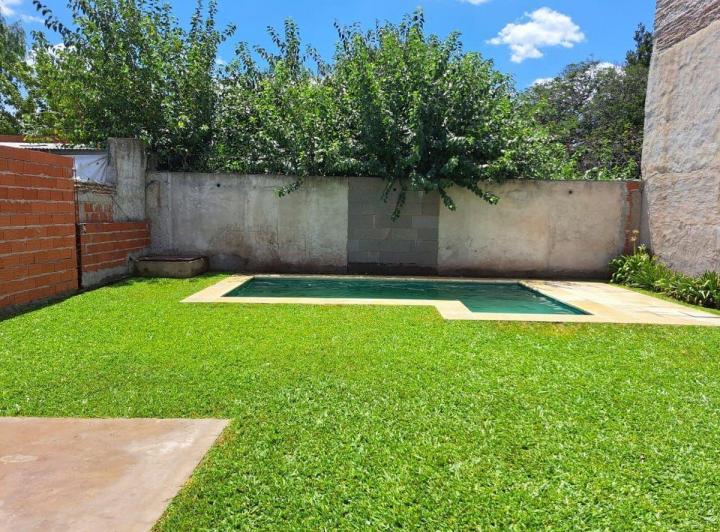 Casa · 182m² · 5 Ambientes · 3 Cocheras