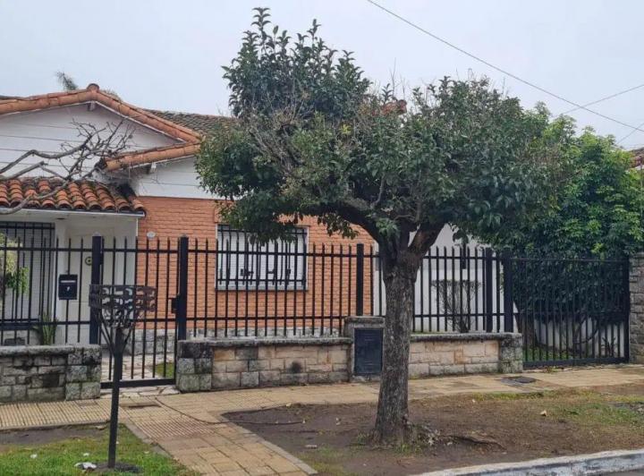Casa · 120m² · 4 Ambientes · 2 Cocheras