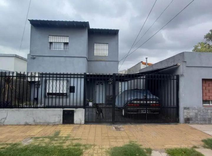 Casa · 160m² · 3 Ambientes · 1 Cochera