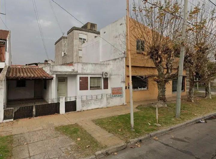 Casa · 60m² · 2 Ambientes · 1 Cochera