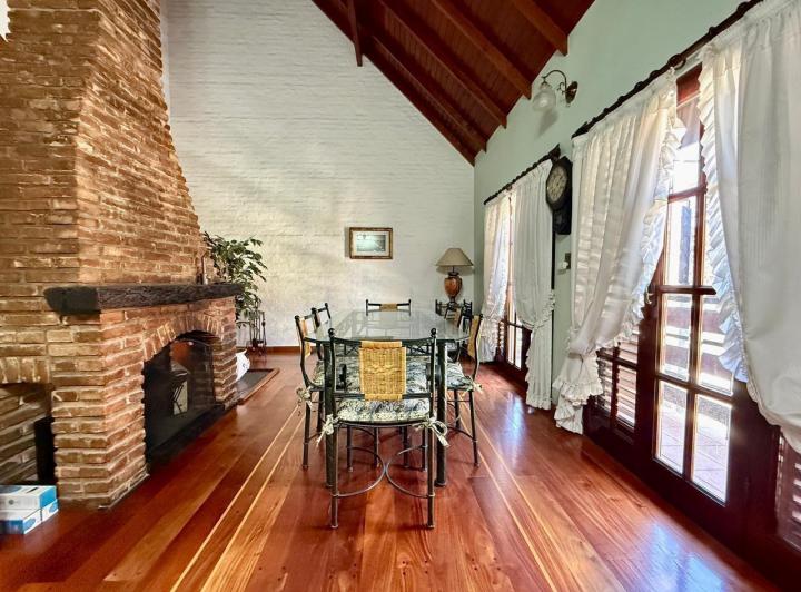 Casa · 144m² · 4 Ambientes · 1 Cochera