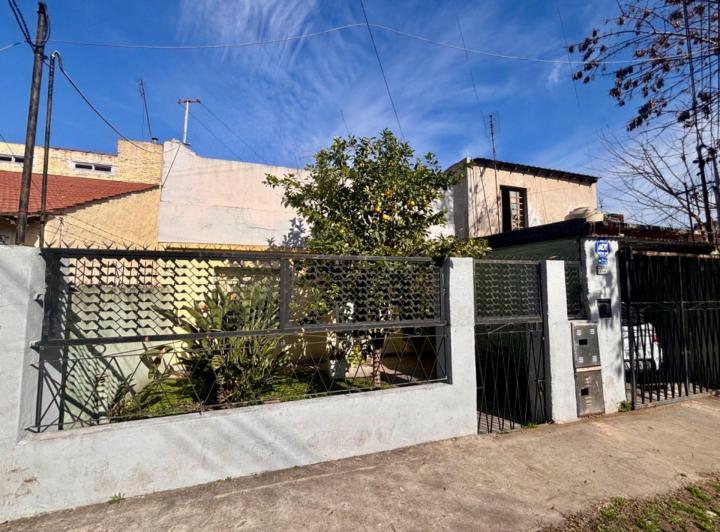 Casa · 150m² · 6 Ambientes · 3 Cocheras