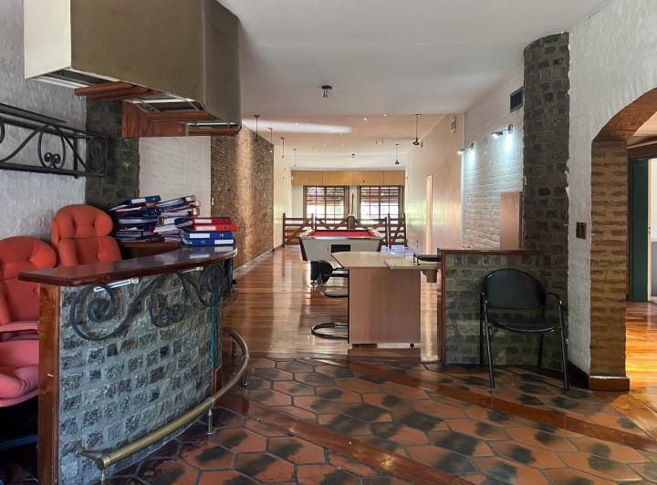 Casa · 456m² · 5 Ambientes · 1 Cochera