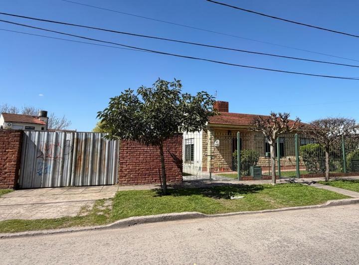 Casa · 720m² · 5 Ambientes · 1 Cochera