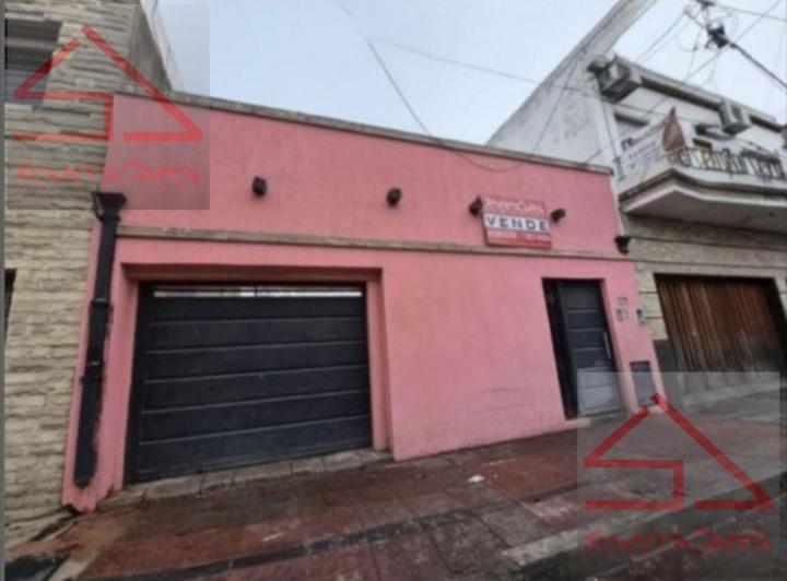 Casa · 220m² · 7 Ambientes · 1 Cochera