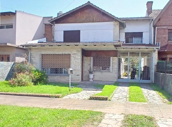Casa · 207m² · 7 Ambientes · 6 Cocheras