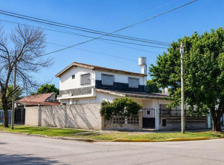 Casa · 120m² · 4 Ambientes · 1 Cochera