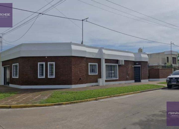 Casa · 135m² · 4 Ambientes · 1 Cochera