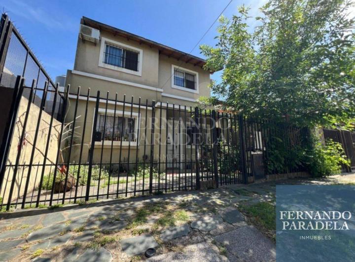 Casa · 180m² · 5 Ambientes · 1 Cochera