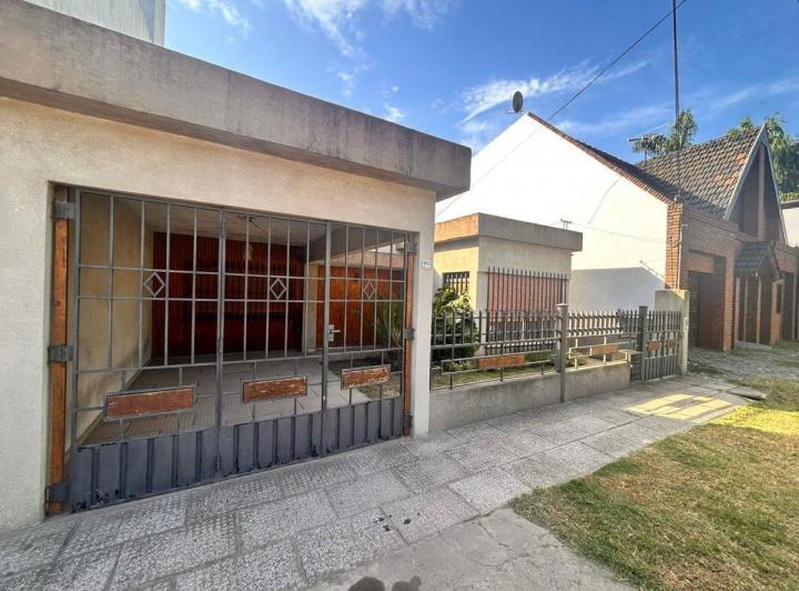 Casa · 147m² · 4 Ambientes · 1 Cochera