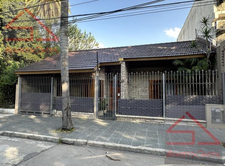 Casa · 124m² · 4 Ambientes · 3 Cocheras