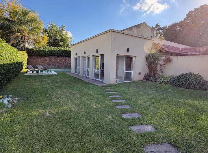 Casa · 170m² · 4 Ambientes · 1 Cochera