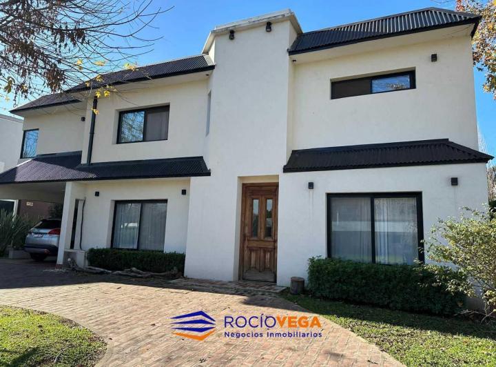 Casa · 850m² · 6 Ambientes · 2 Cocheras