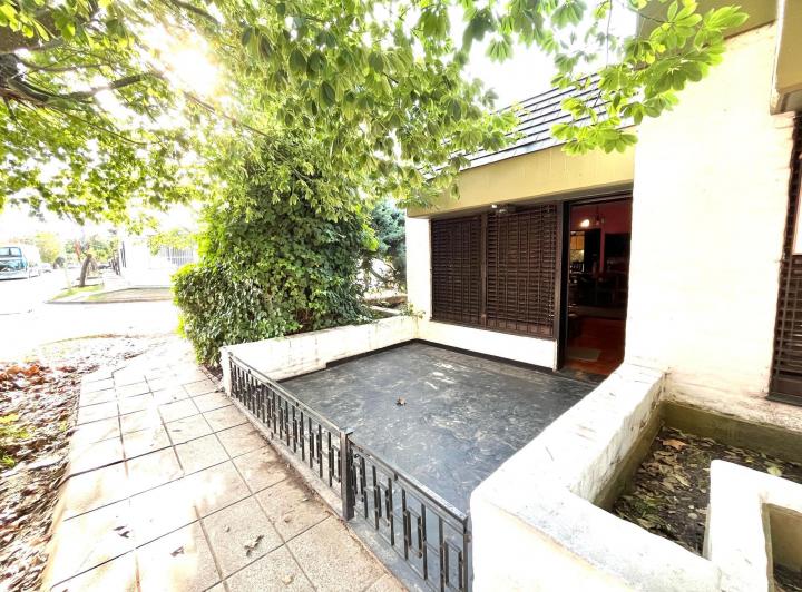 Casa · 150m² · 3 Ambientes · 2 Cocheras