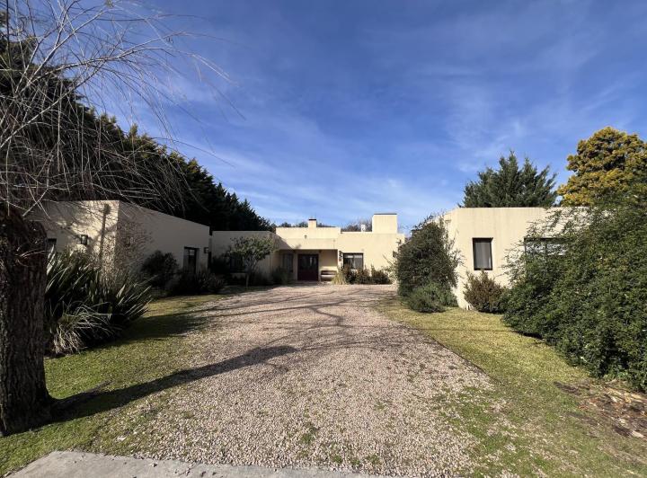 Casa · 226m² · 5 Ambientes · 2 Cocheras