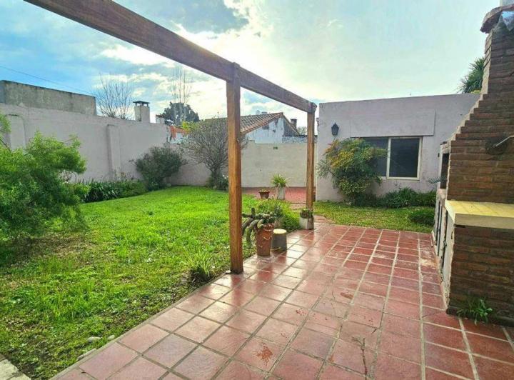 Casa · 100m² · 3 Ambientes · 1 Cochera