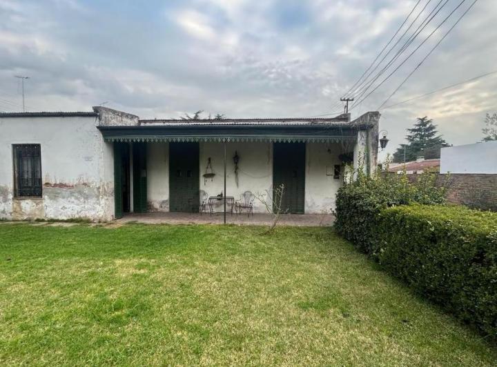 Casa · 130m² · 5 Ambientes · 4 Cocheras