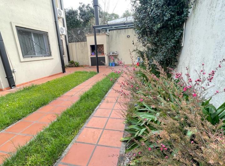 Casa · 47m² · 3 Ambientes · 2 Cocheras
