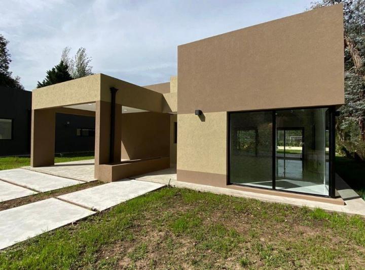 Casa · 270m² · 4 Ambientes