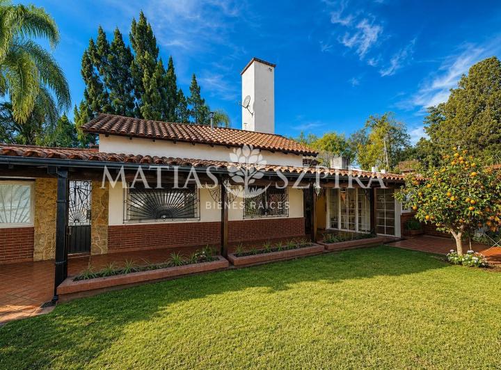 Casa · 195m² · 5 Ambientes · 2 Cocheras