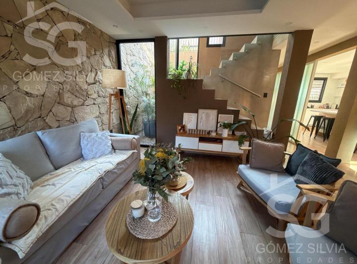 Casa · 420m² · 5 Ambientes · 2 Cocheras