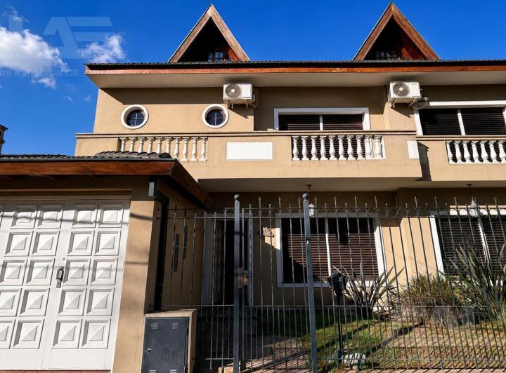 Casa · 267m² · 5 Ambientes · 2 Cocheras
