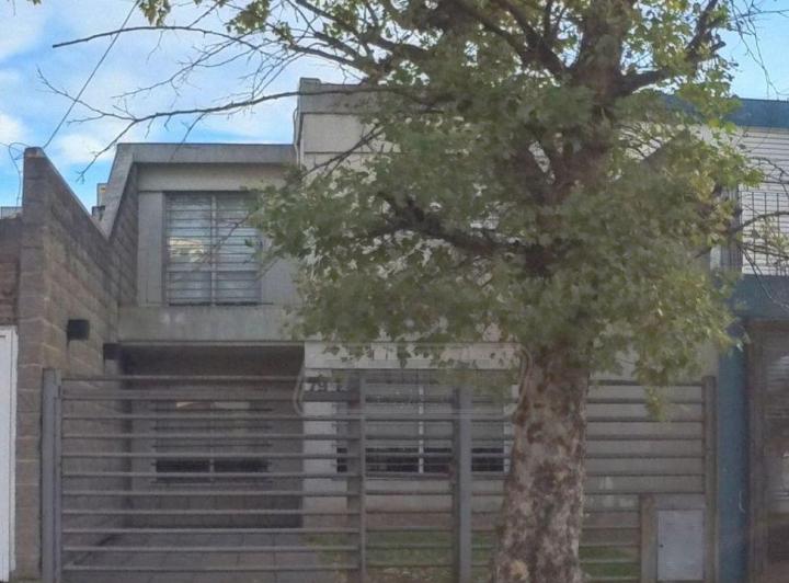 Casa · 120m² · 4 Ambientes · 1 Cochera