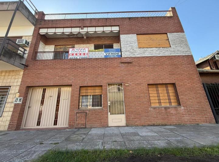 Casa · 110m² · 4 Ambientes · 1 Cochera