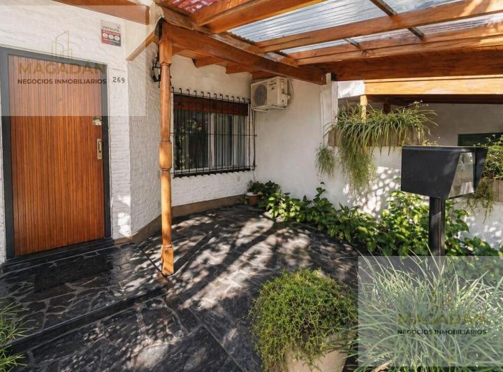 Casa · 70m² · 4 Ambientes · 1 Cochera