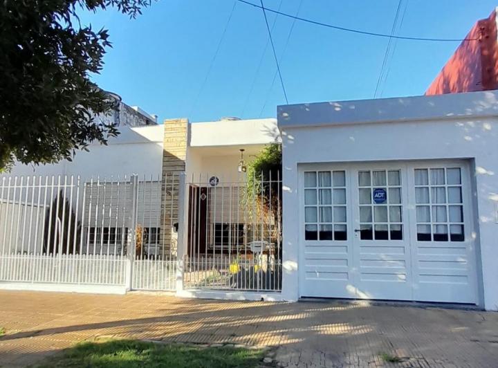 Casa · 120m² · 3 Ambientes · 1 Cochera