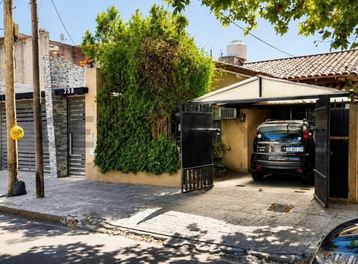 Casa · 76m² · 4 Ambientes · 1 Cochera