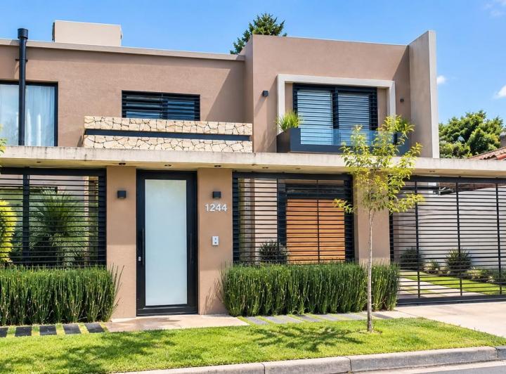 Casa · 420m² · 5 Ambientes · 3 Cocheras