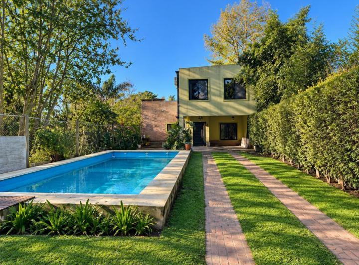 Casa · 100m² · 5 Ambientes · 1 Cochera