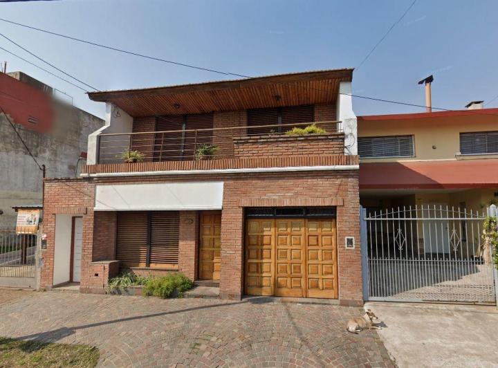 Casa · 170m² · 5 Ambientes · 1 Cochera