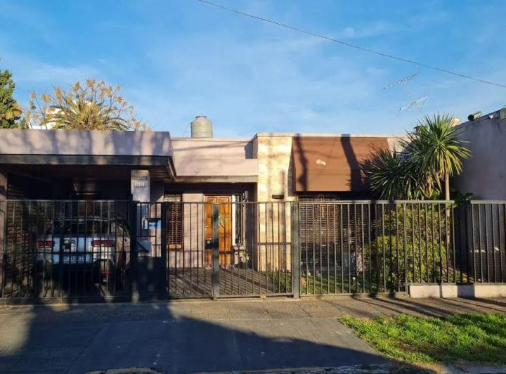 Casa · 124m² · 4 Ambientes · 2 Cocheras