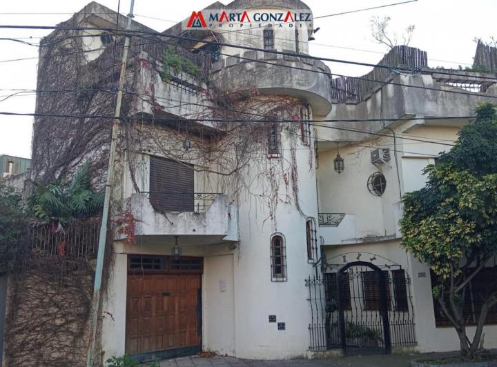 Casa · 140m² · 4 Ambientes · 1 Cochera
