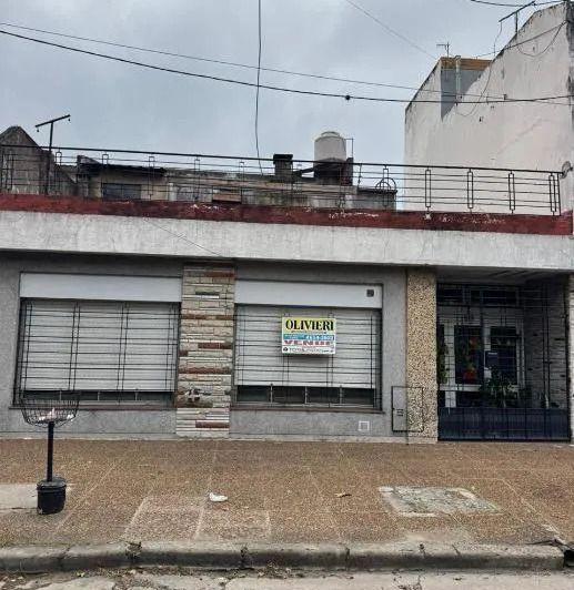 Casa · 95m² · 4 Ambientes · 1 Cochera